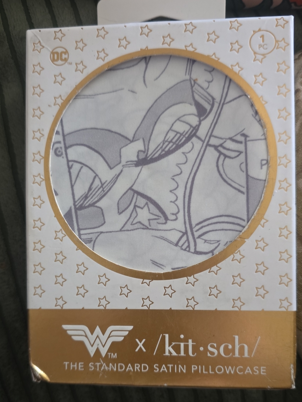 Kitsch Wonder Woman Pillow Case Satin